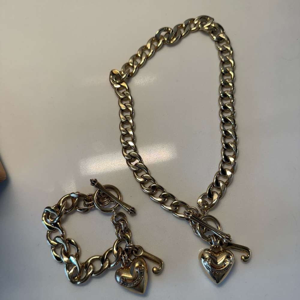 Juicy Couture Necklace and Bracelet Set Gold